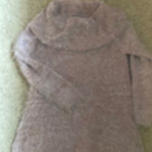 Joseph A Super cute fuzzy sweater